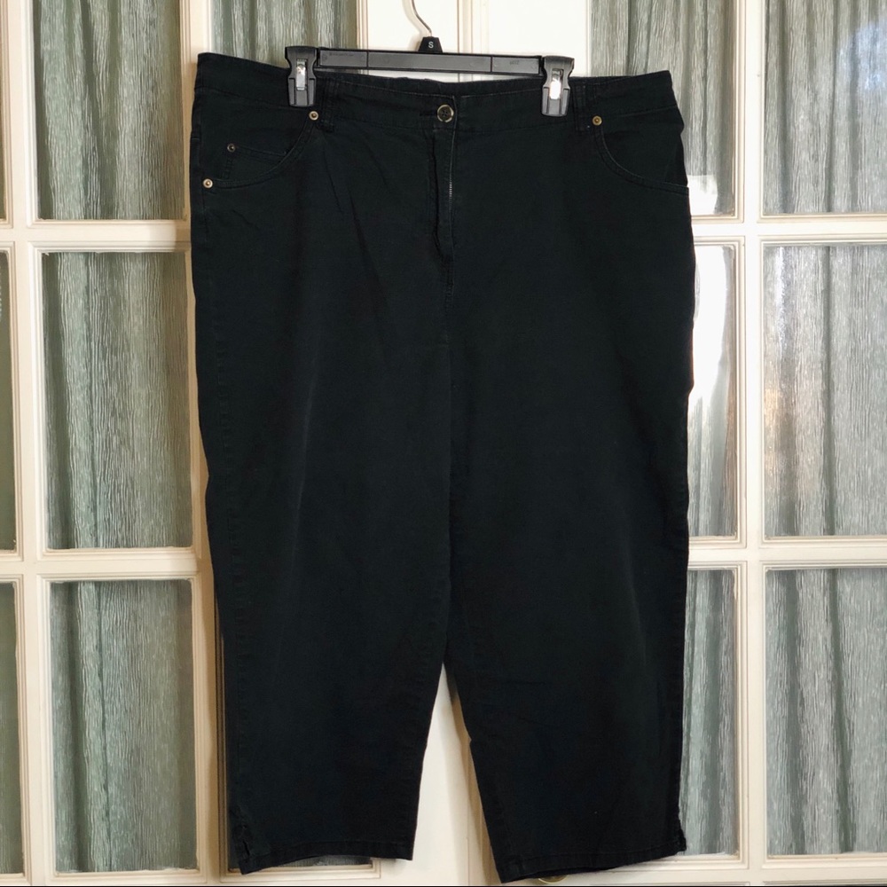 *Bundle 4/$20* Classic Elements Black Capri Pants Plus Size 16W